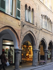 Die Arkadengänge von Chiavari laden zum Shoppen ein