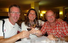 Ein Gläschen Wein nach einem erlebnisreichen Wandertag